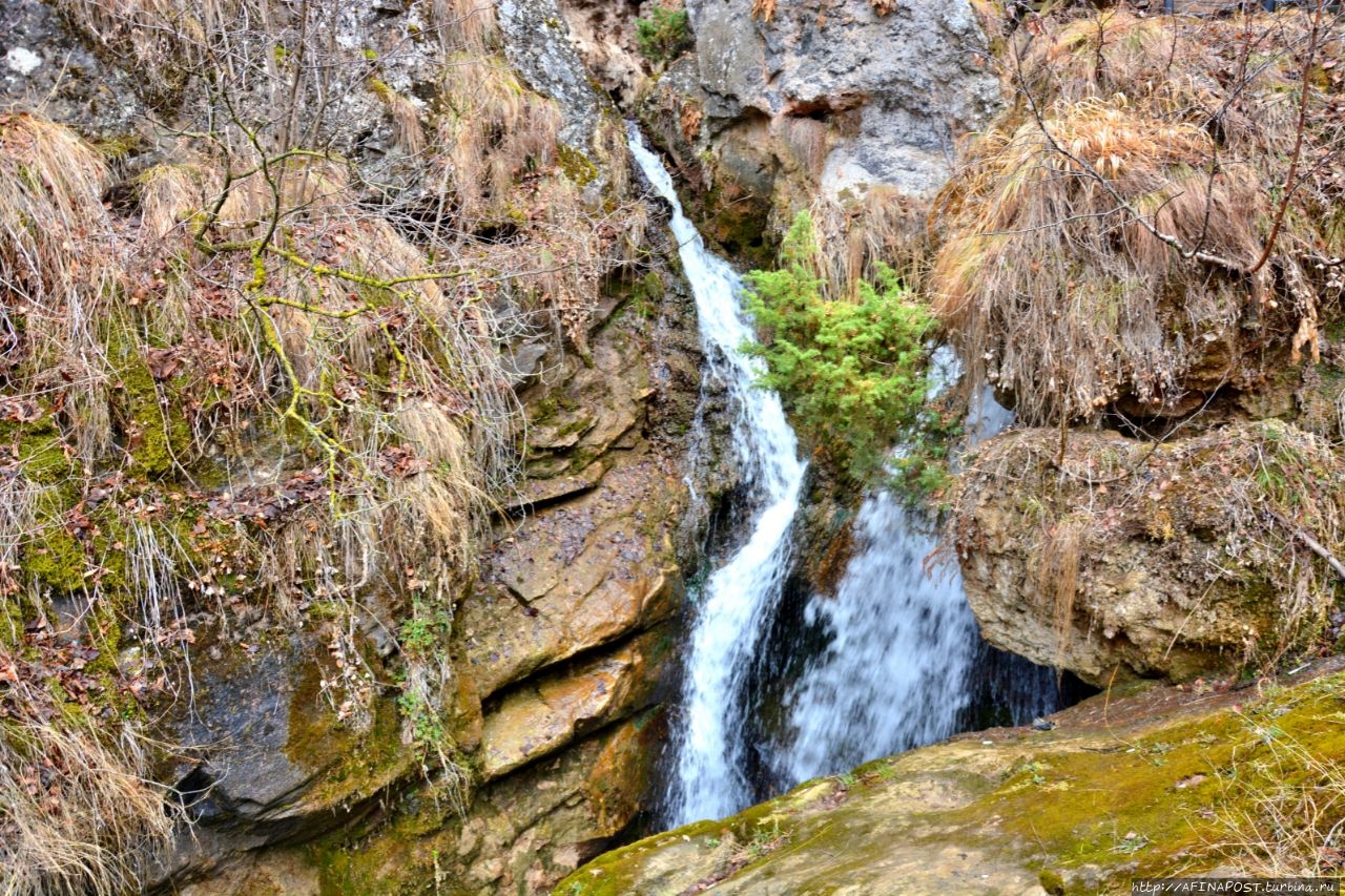 Урочище Медовые водопады Красный Курган, Россия