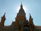 Лаосские храмы сотни лет провожают Солнце