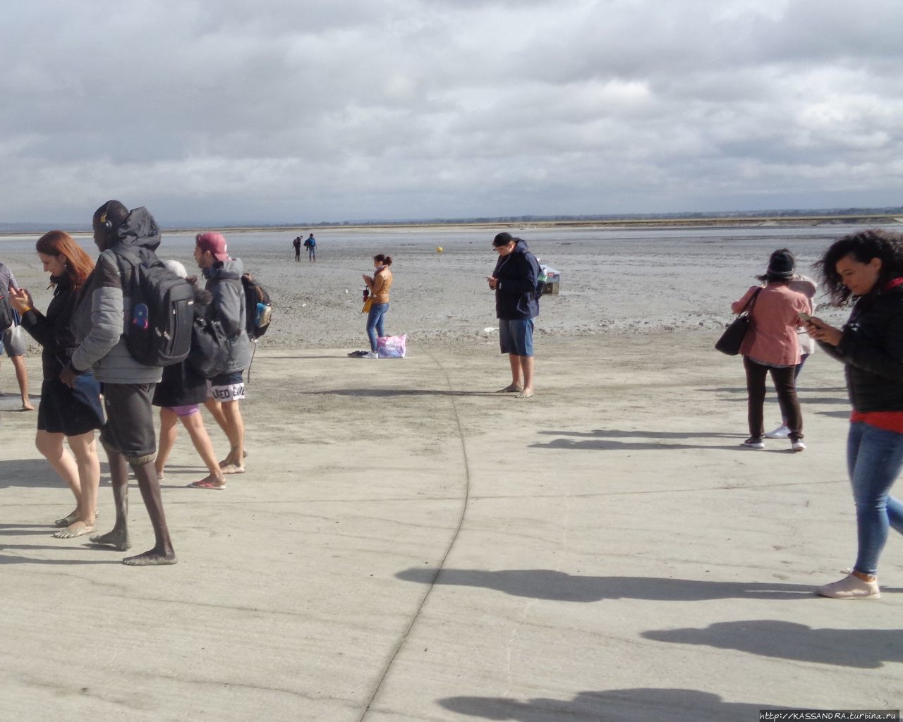 Мон-Сен-Мишель. Искатели жемчуга Мон-Сен-Мишель, Франция Мон-Сен-Мишель. Искатели жемчуга Мон-Сен-Мишель, Франция