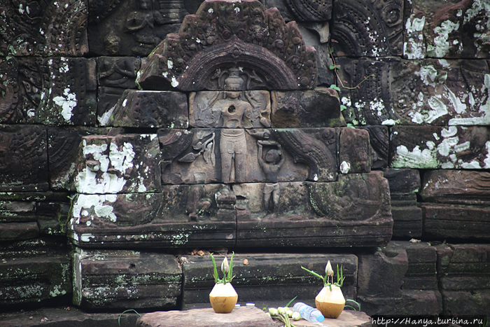 Резьба на фронтоне храма Ник Пин. Фото из интернета Ангкор (столица государства кхмеров), Камбоджа