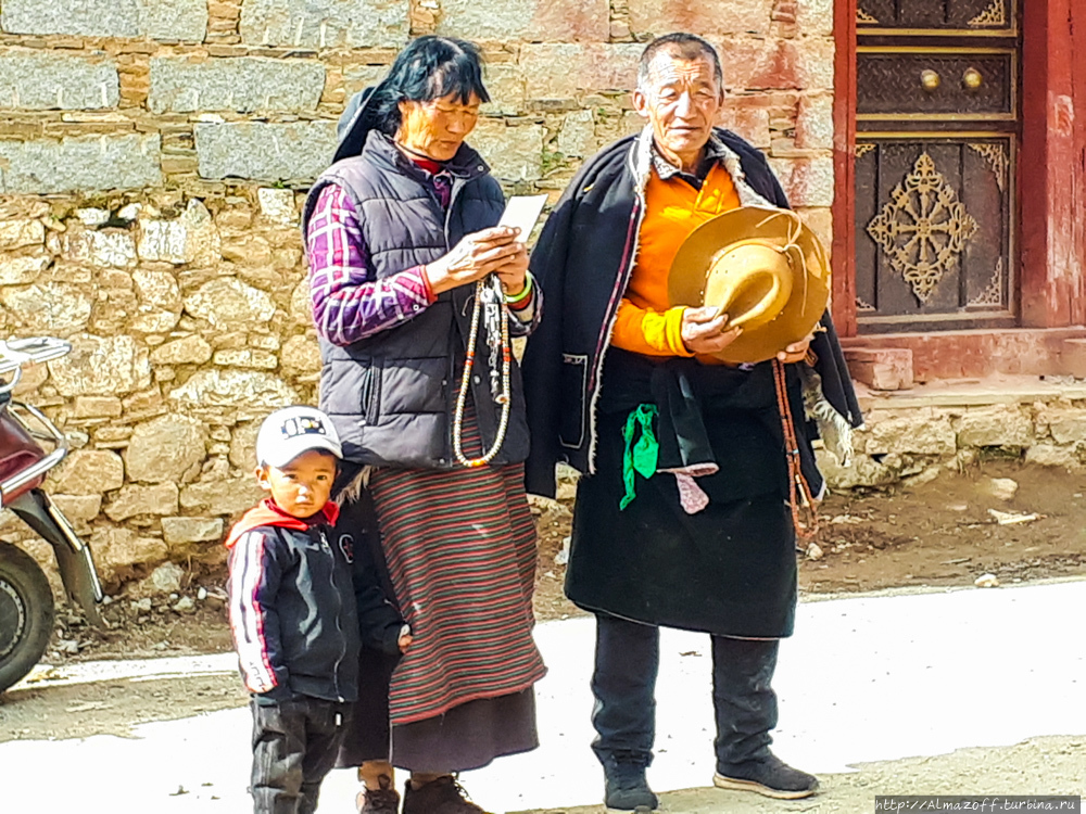 монастырь Друг Дже (След Дракона) Сяньдусиань, Китай
