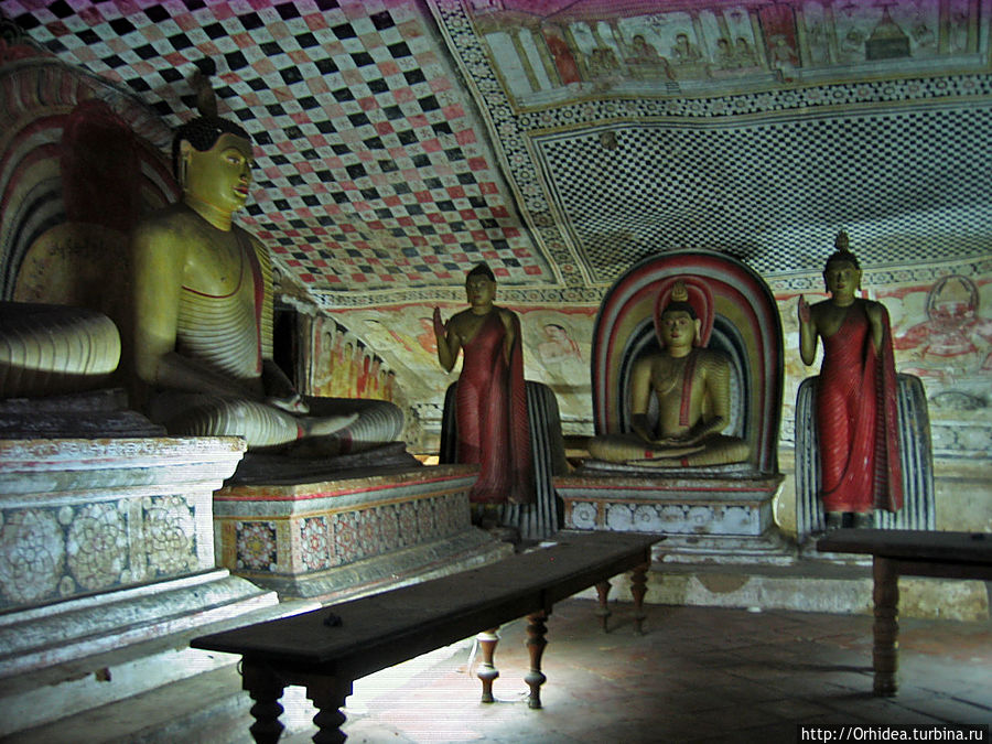 Золотой храм Дамбулла - сотня будд в тысячелетних пещерах