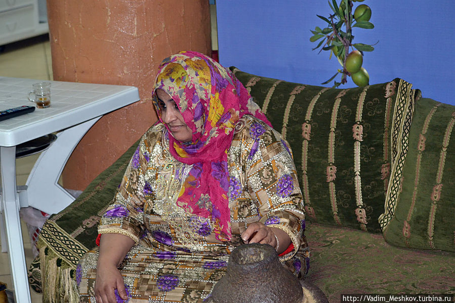 На фабрике арганового масла