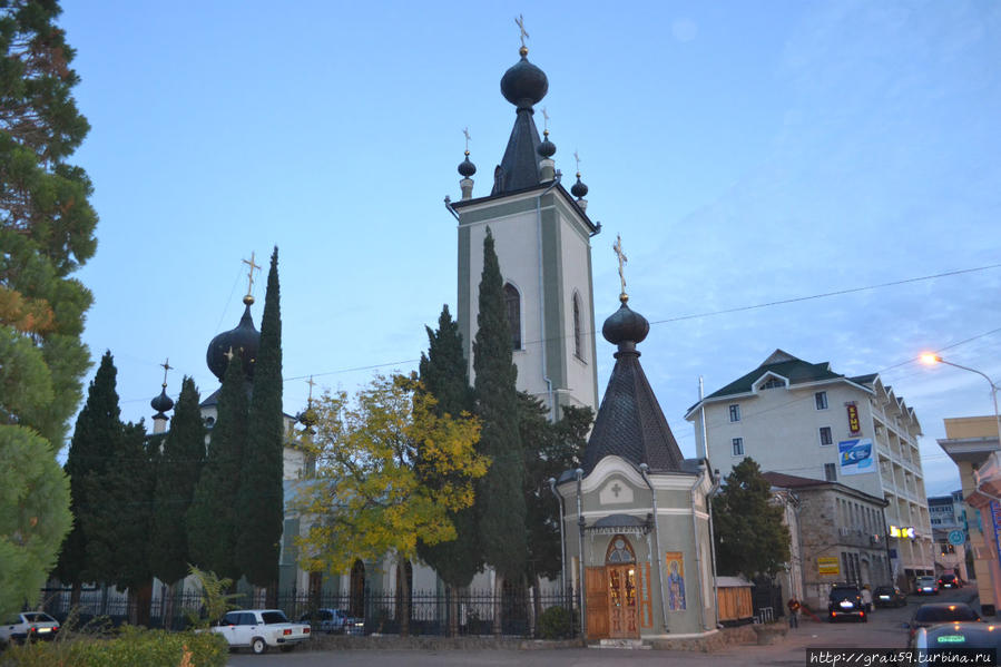 Храм всех Крымских святых и Феодора Стратилата Алушта, Россия