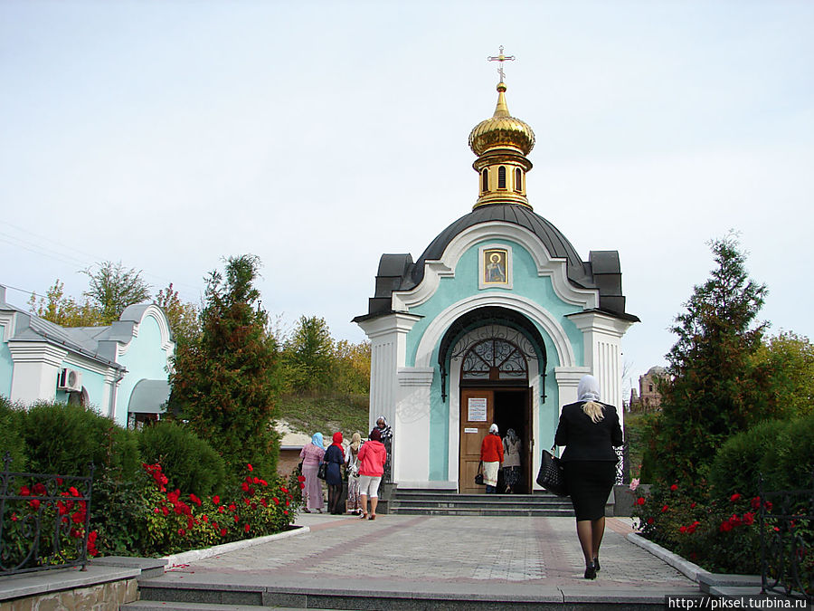 Часовня со святым источником Святогорск, Украина