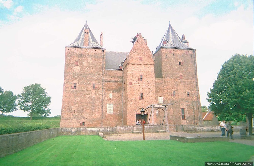 Замок Лувестейн Горинхем, Нидерланды