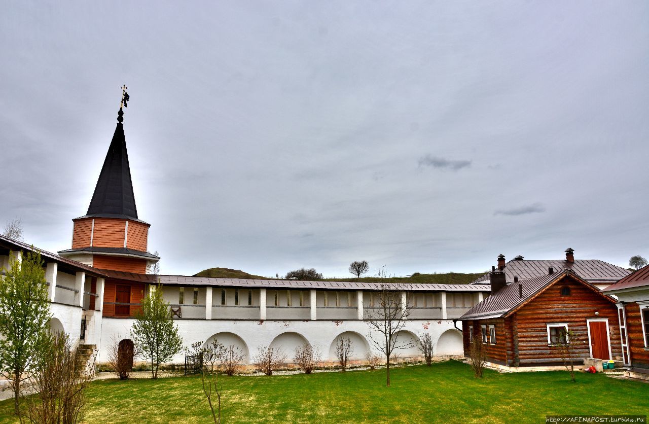 Свято-Успенский монастырь Старица, Россия