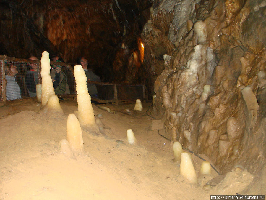 Чудесная пещера Динан, Бельгия