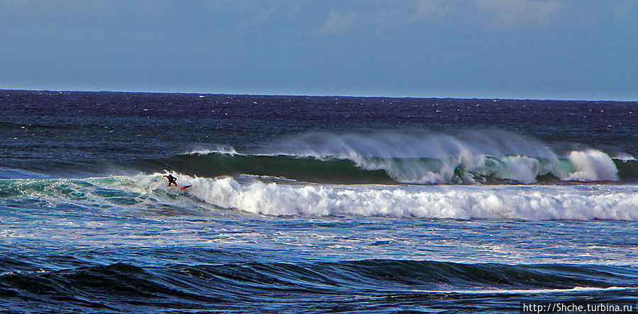 Серфинг, это вам не просто так... этим заниматься нужно Кауэла-Бэй, остров Оаху, CША