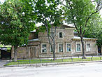 Старинный особнячок, чудом сохранившийся на 13-й линии Васильевского острова