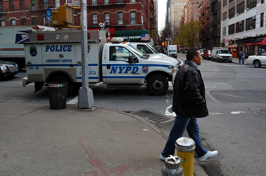 Полицейские машины тут настолько суровые ... Нью-Йорк, CША