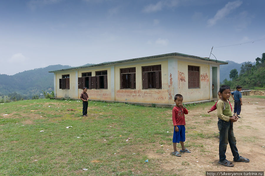 Школа Панаути, Непал