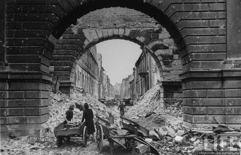 Великой Победе 70! Ретро-фото Берлина в мае 45-го