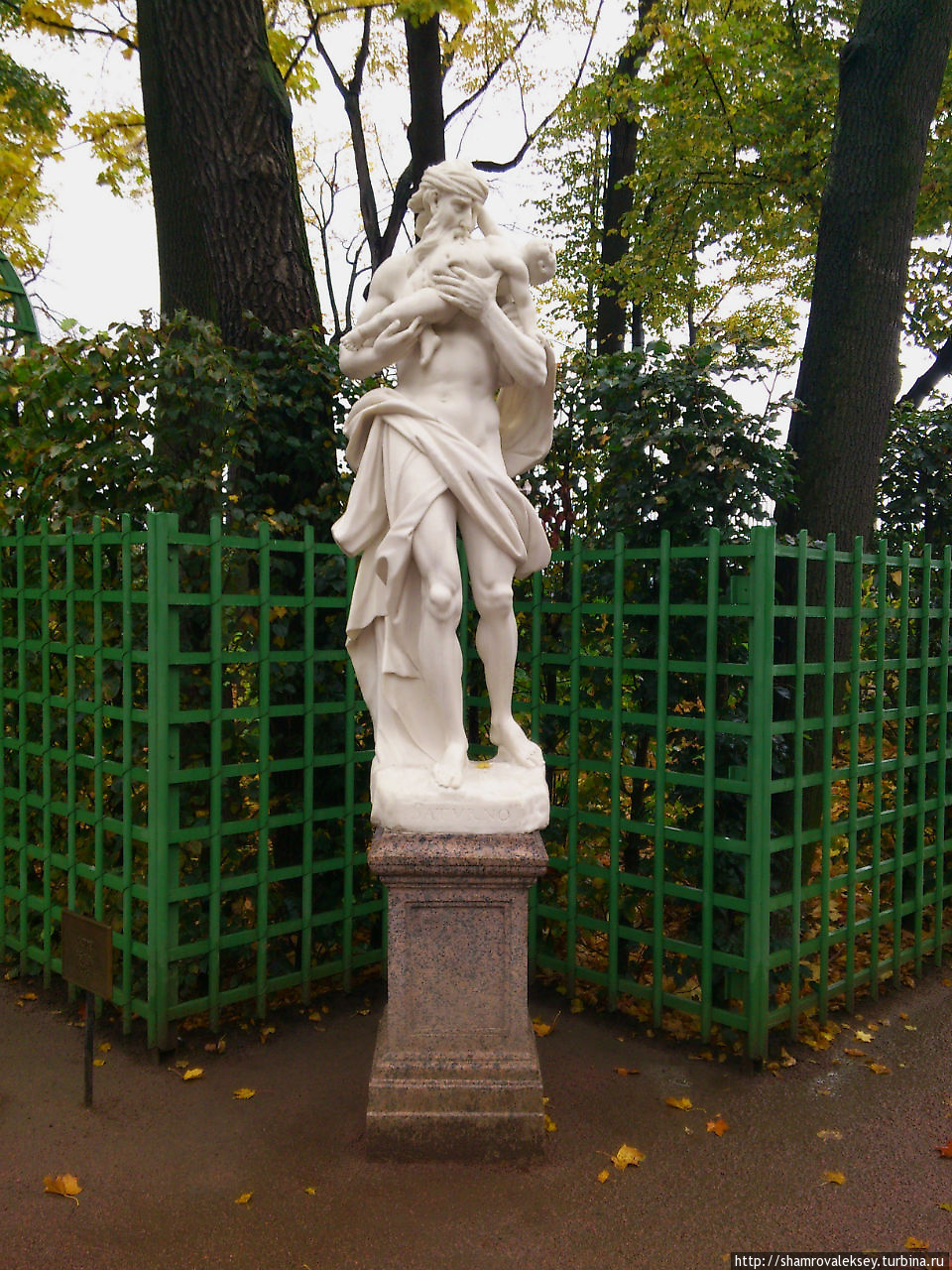 Статуи В Саду Фото