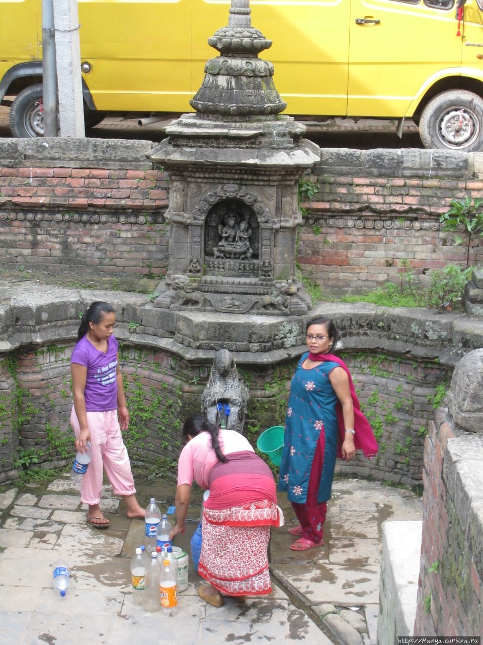 Между Таумади и Тачапал Толе Бхактапур, Непал