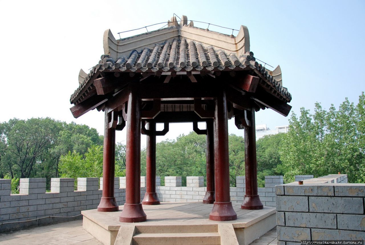 Дворец императора Цинь Шихуана Циньхуандао, Китай