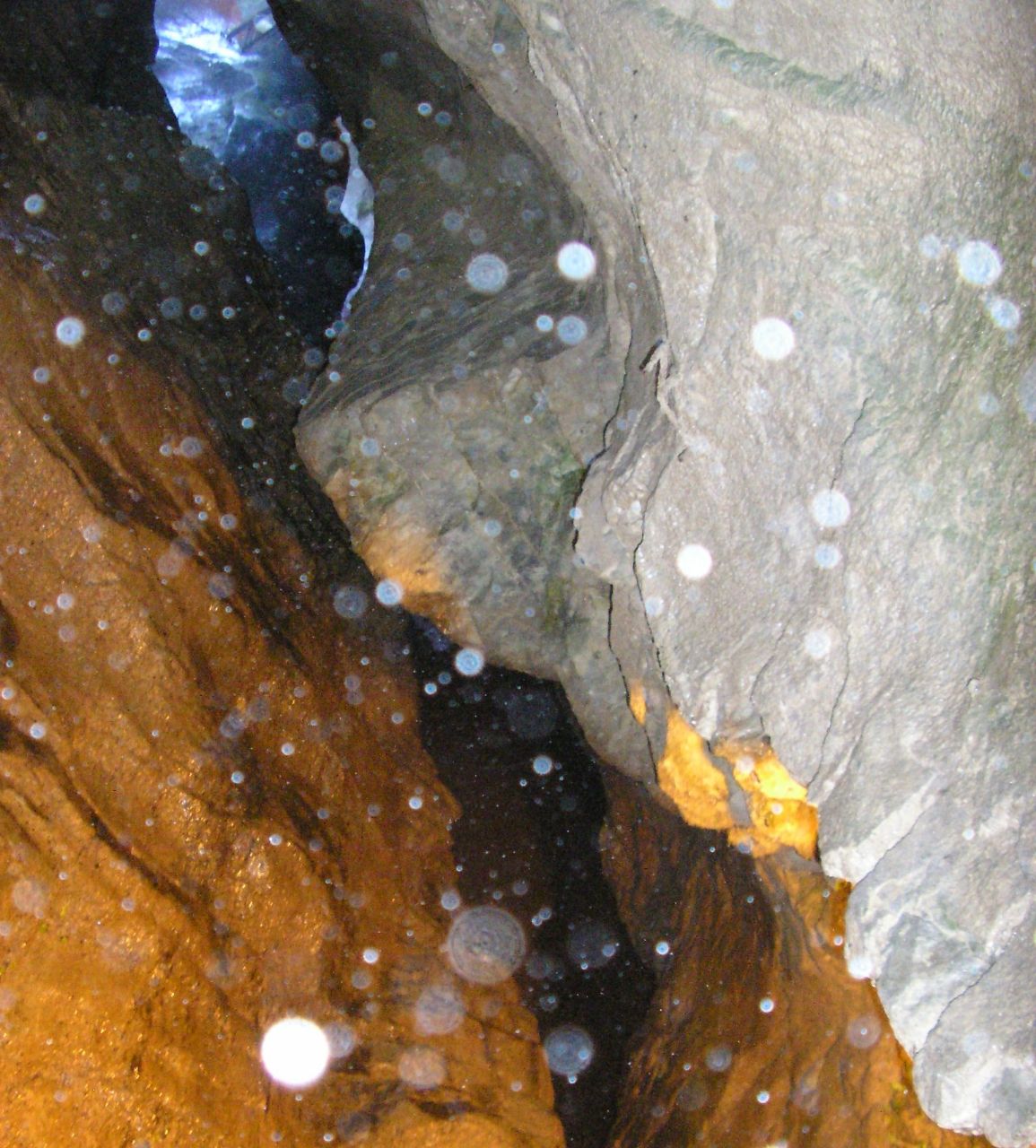 Гроты, тоннели и водопады озера Гарда