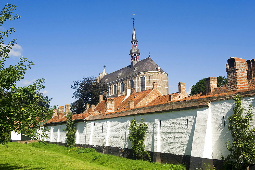 Бегинаж в Хугштратен / Beguinage of Hoogstraten‎