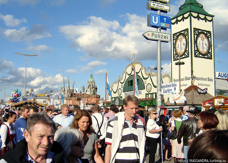 Пиво в дубовых бочках Мюнхен, Германия