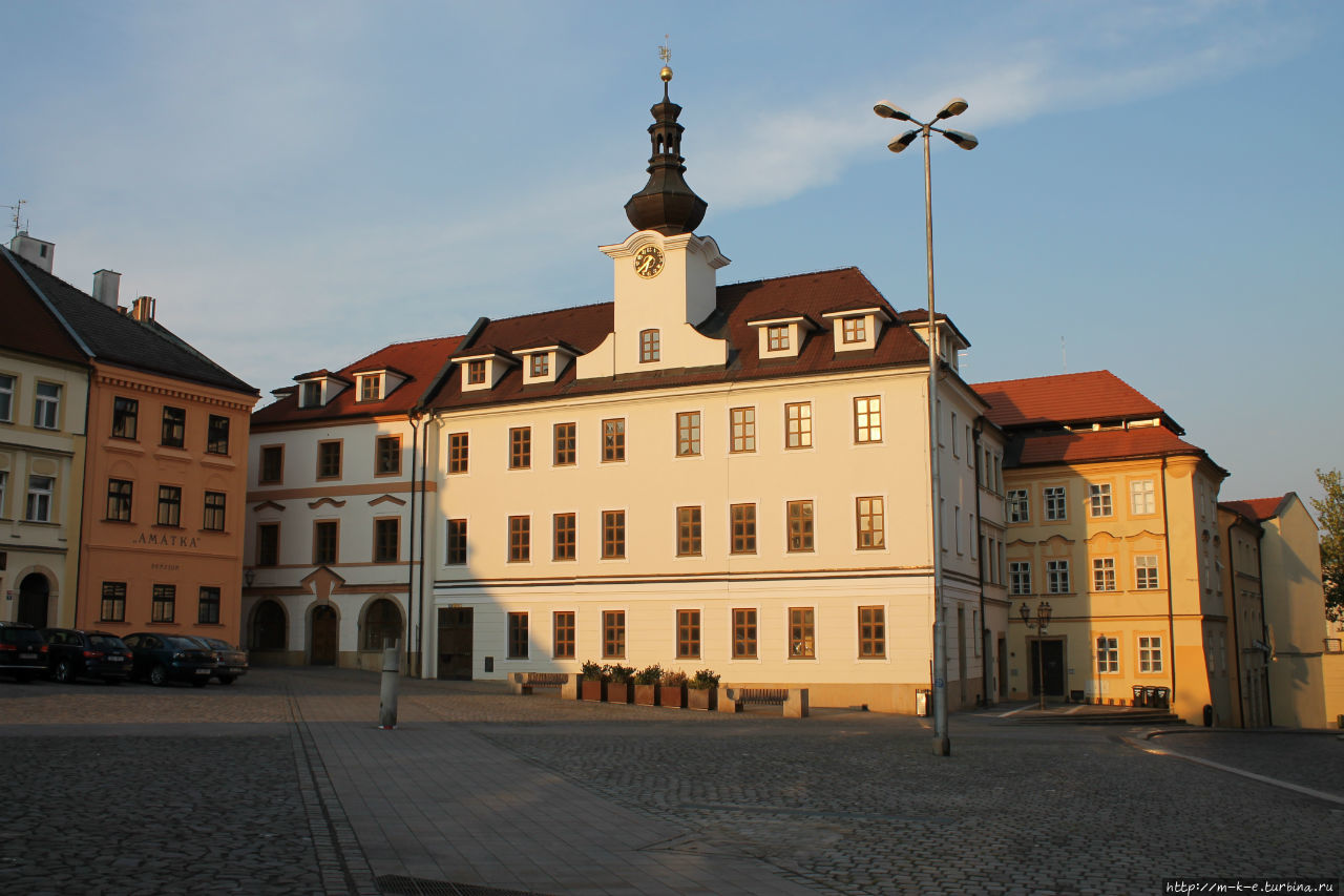 Ратушная площадь, только малая Градец-Кралове, Чехия