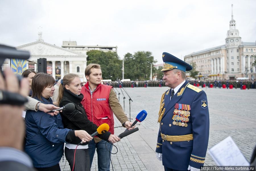 На брусчатке главной площади (Воронеж) Воронеж, Россия