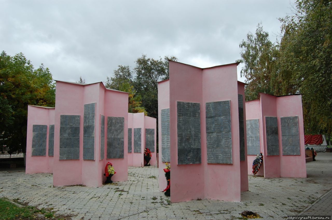 Памятник погибшим в ВОВ землякам / Monument to fallen countrymen in WWII