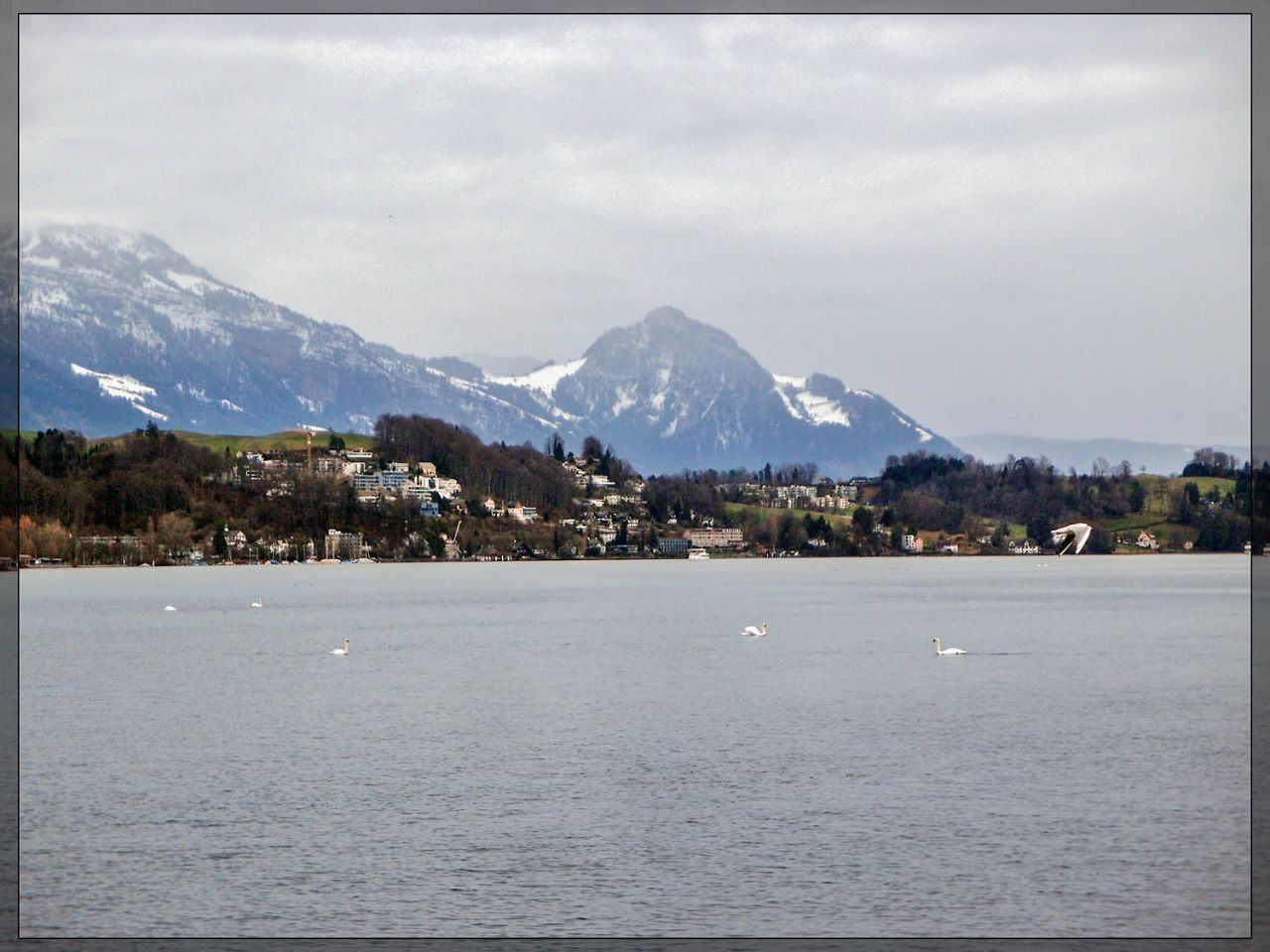 Дорога, озеро и лев Люцерн, Швейцария