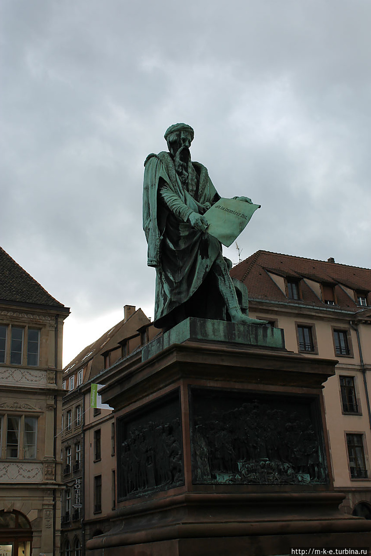 памятник Иоганну Гутенбер
