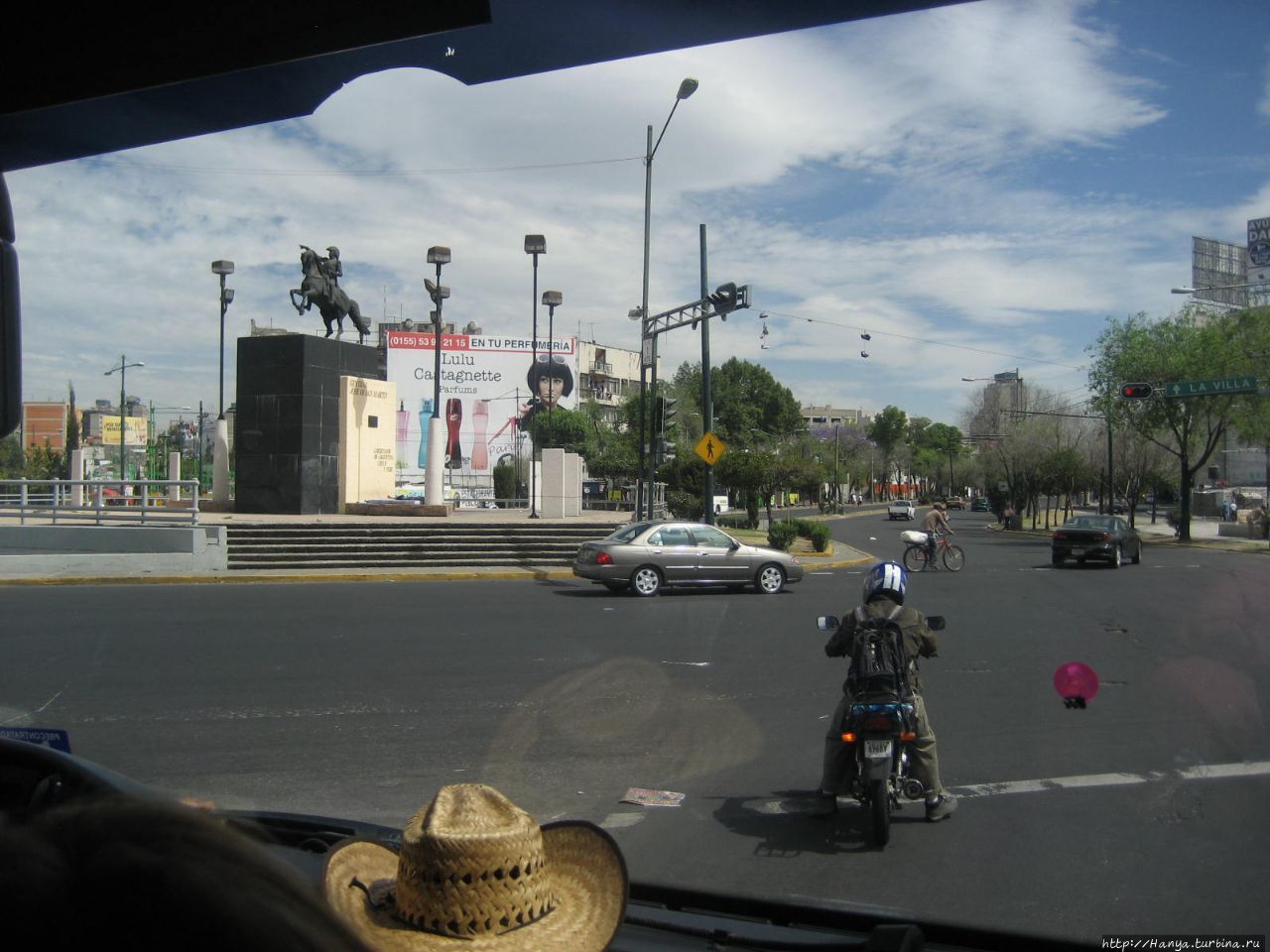 Конный памятник генералу Хосе де Сан-Мартину (Monumento a José de San Martin) Мехико, Мексика