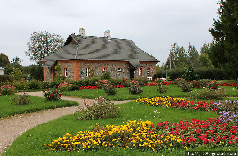 Каменный амбар. Пушкинские Горы, Россия