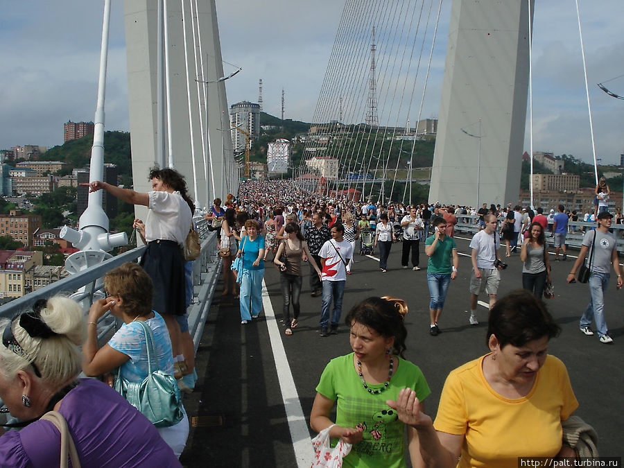 Мост через Золотой Рог открыт! Владивосток, Россия