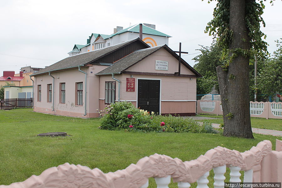 Какая-то странная церковь..