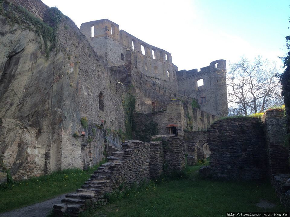 Крепость Райнфейлс (в долине Лорелей) Санкт-Гоар, Германия