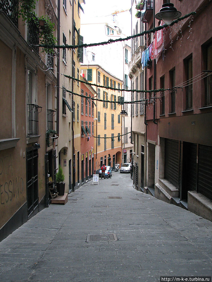 Улочка Salita del Prione Генуя, Италия