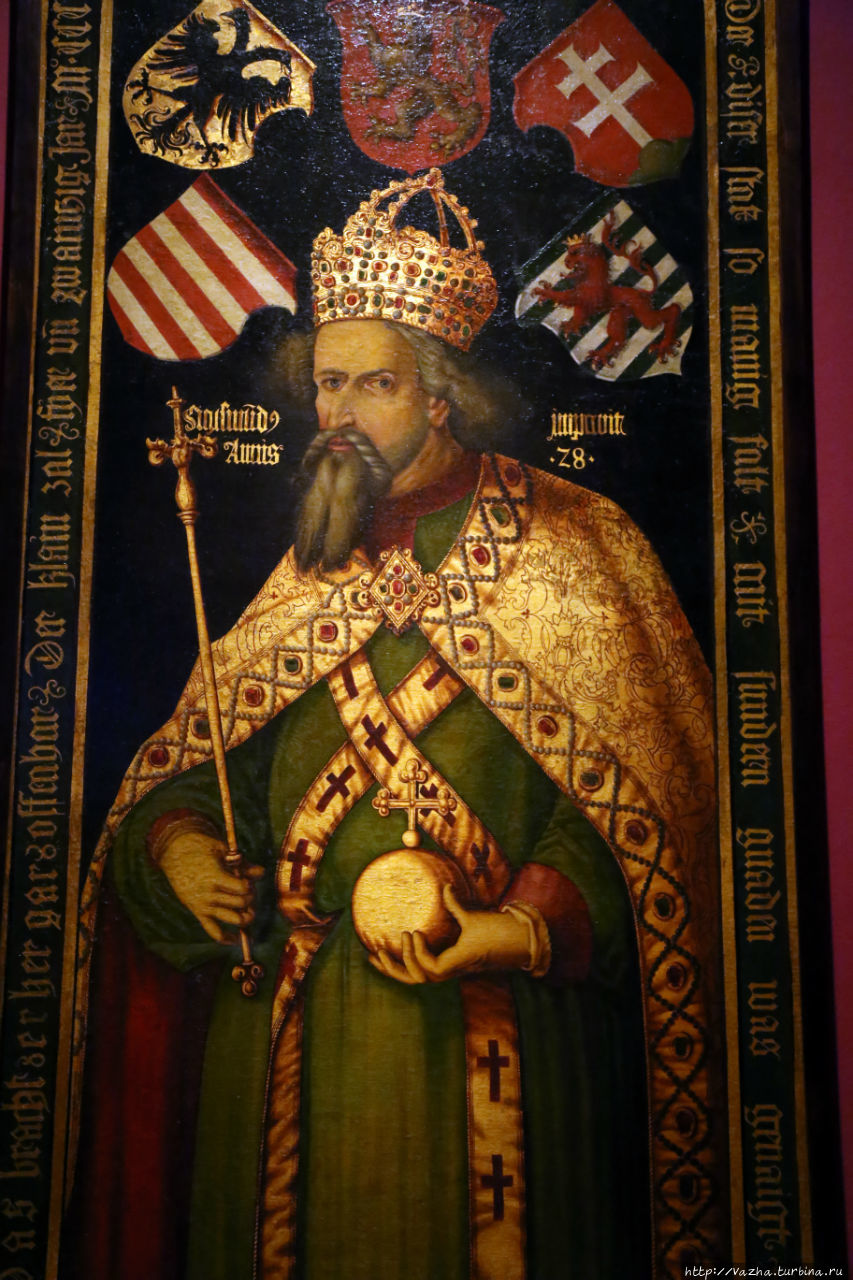 Король Сигизмунд первый Старый. Великий князь Литовский и король Польский. Отношение к Габсбургам имеет через свою маму,Елизаветы Габсбург Вена, Австрия