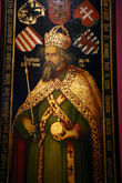 Король Сигизмунд первый Старый. Великий князь Литовский и король Польский. Отношение к Габсбургам имеет через свою маму,Елизаветы Габсбург