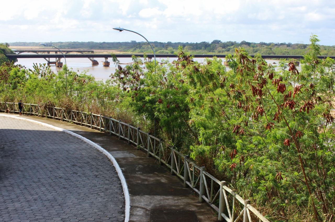 Остатки моста им. Президента Жетулиу Варгаса Линьярес, Бразилия