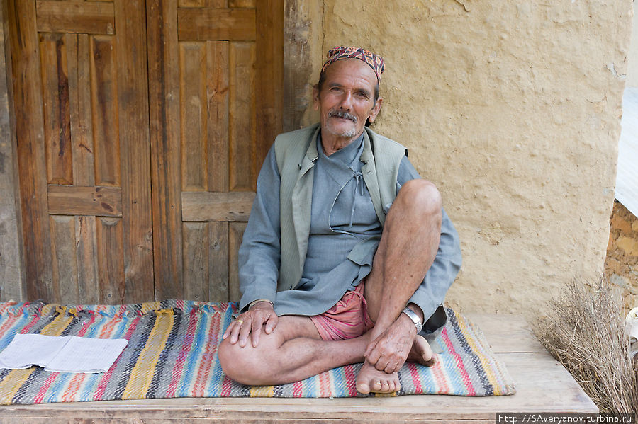 Балтали, местные жители. Дедушке 82 года Панаути, Непал