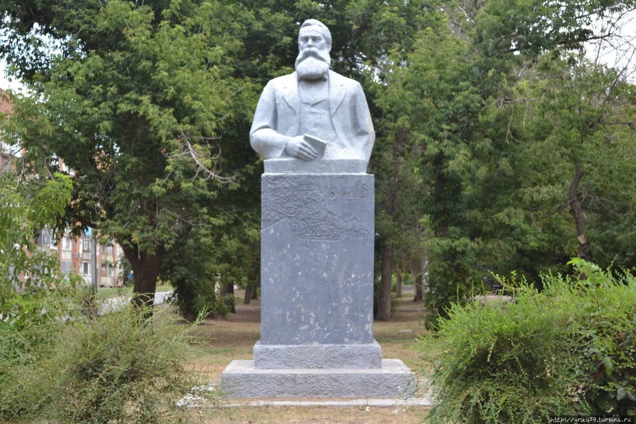 Памятник Фридриху Энгельсу / Friedrich Engels-Denkmal