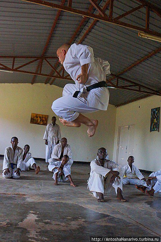 Полет сэнсэя. Кигали, Руанда