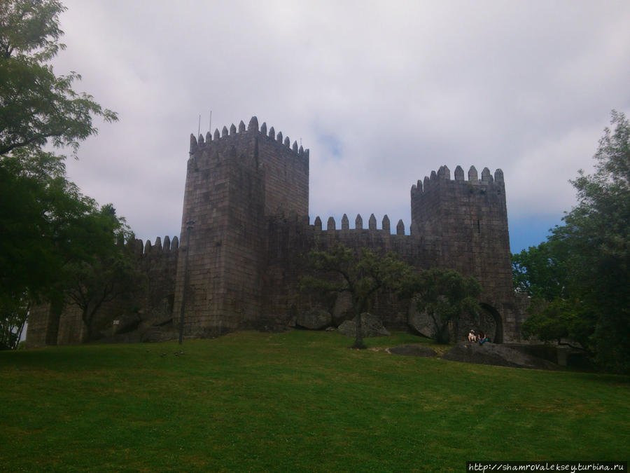 Замок Гимарайнша Гимарайнш, Португалия