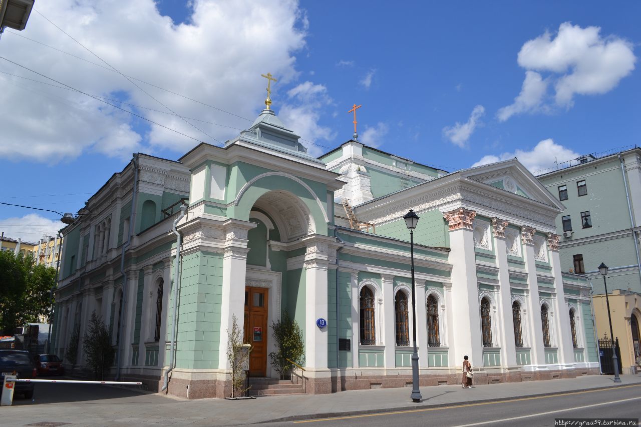 Храм Живоначальной Троицы на Грязех Москва, Россия