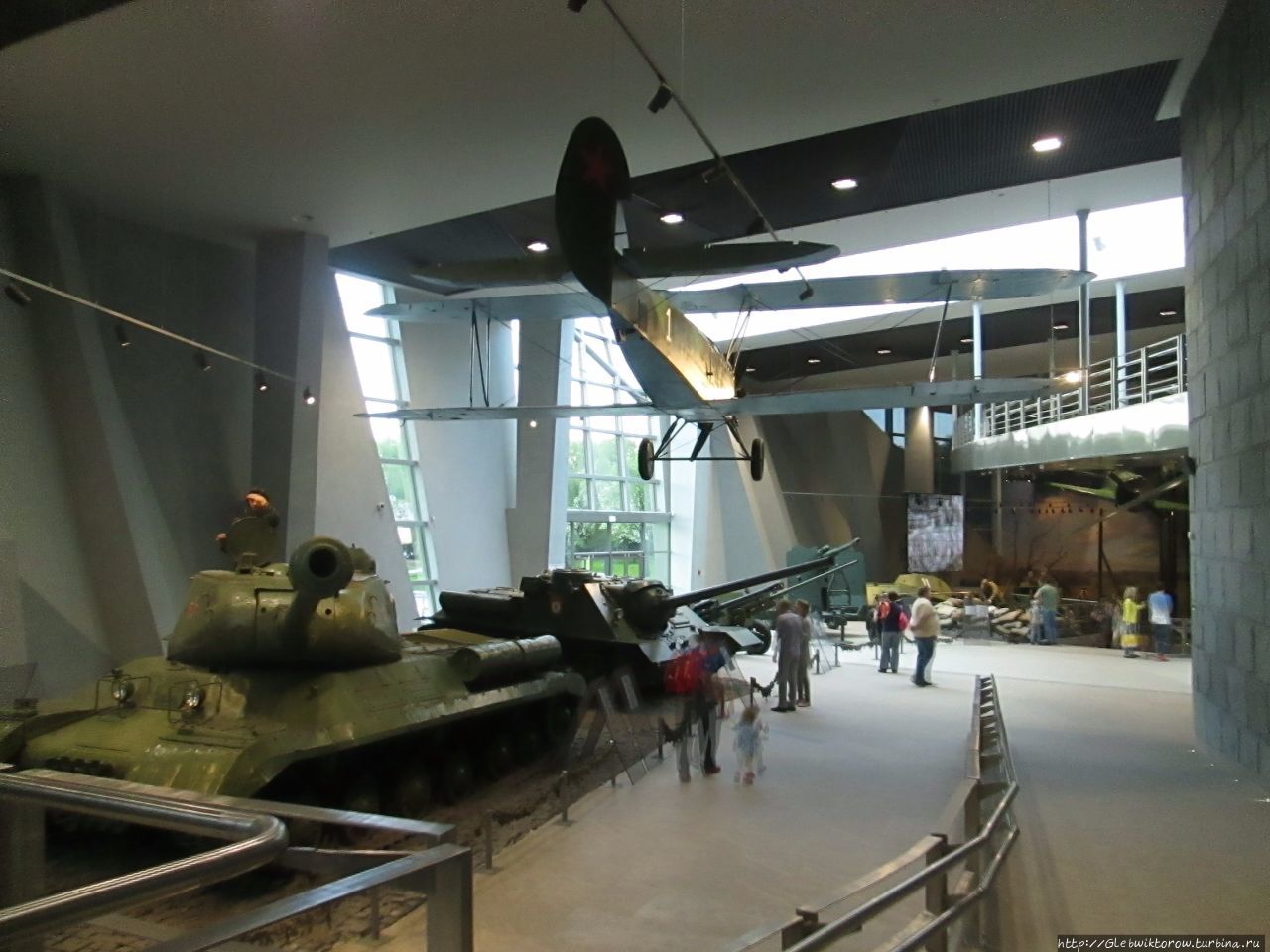 Посещение нового музея Великой Отечественной в День Победы Минск, Беларусь