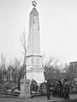 http://saratovregion.ucoz.ru/balashov/monuments/monument_slavy.htm