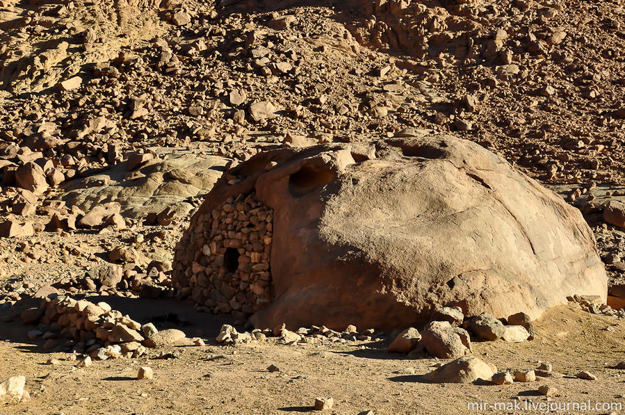 Каменное иглу. гора Синай (2285м), Египет