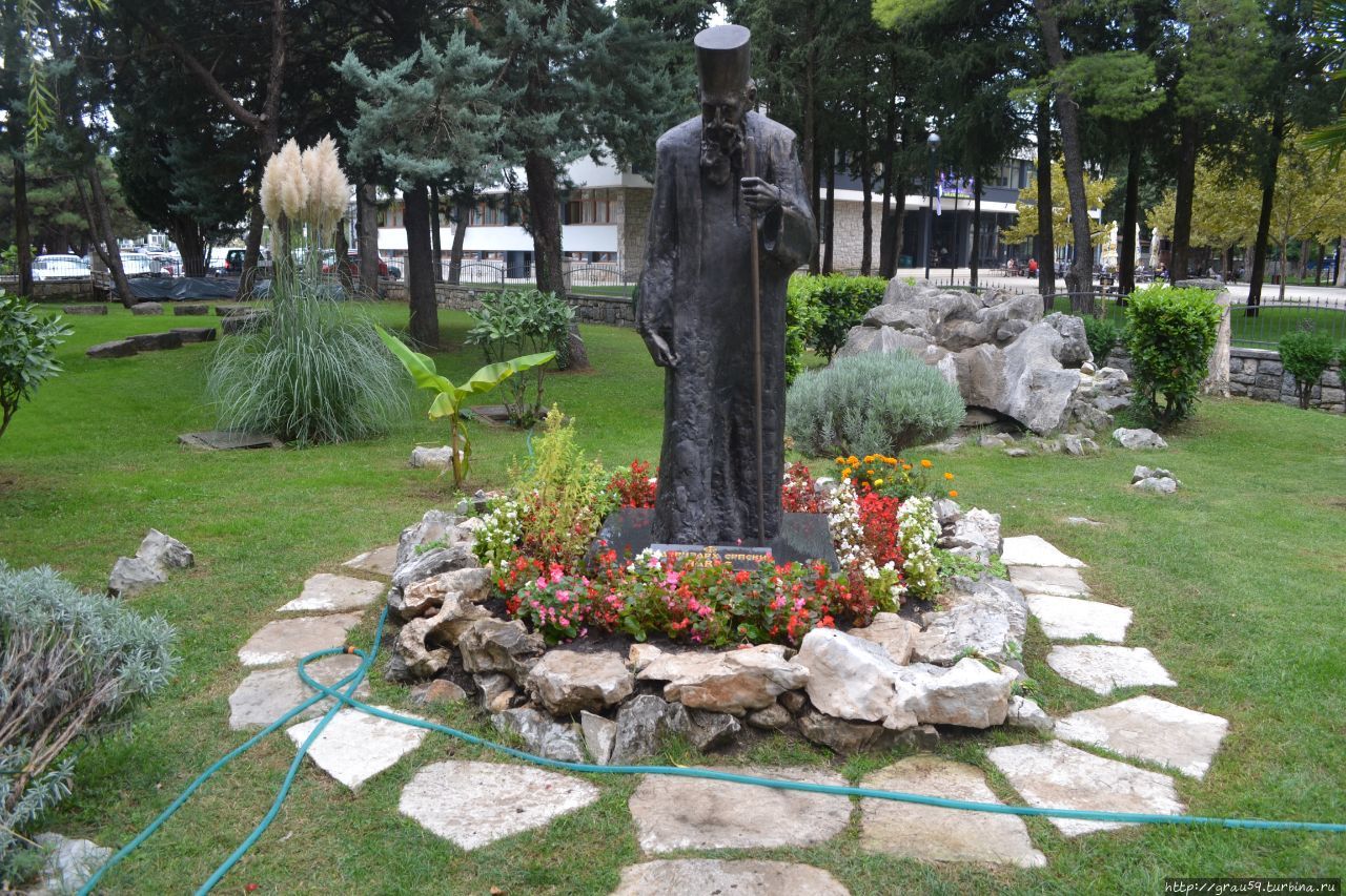Памятник Патриарху Сербскому Павлу / Monument To Patriarch Paul Of Serbia