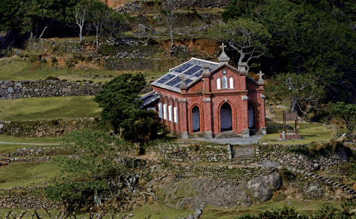 Католическая церковь и останки поселений Нозаки / Village remains and catholic church (旧野首教会)