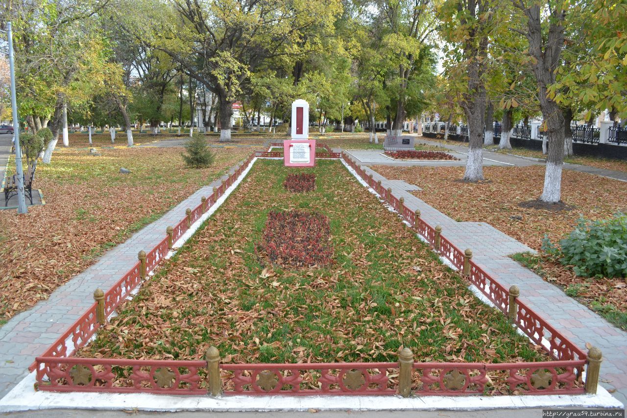 Братская могила 25 продотрядовцев Вольск, Россия