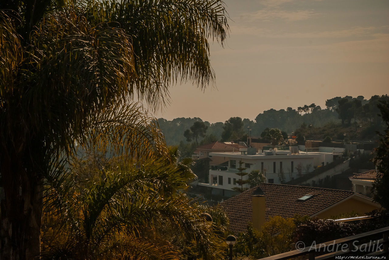 Зимнее утро на Средиземном Ситжес, Испания