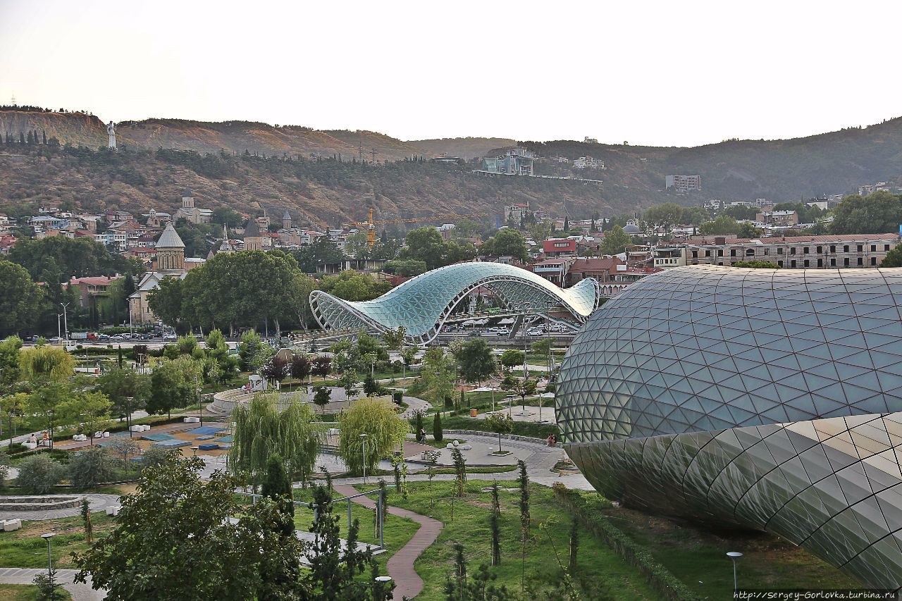 Тбилиси —  город  контрастов Тбилиси, Грузия